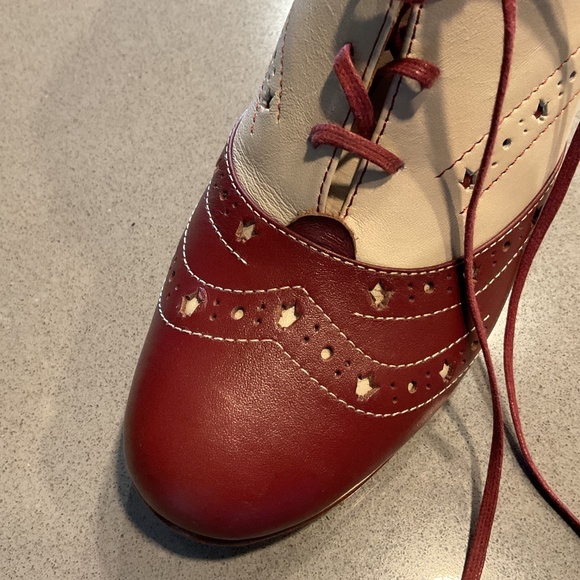 John Fluevog Miracles HEAL Brogued Lace Up Heel Canada 150 size M8 - Picture 4 of 9